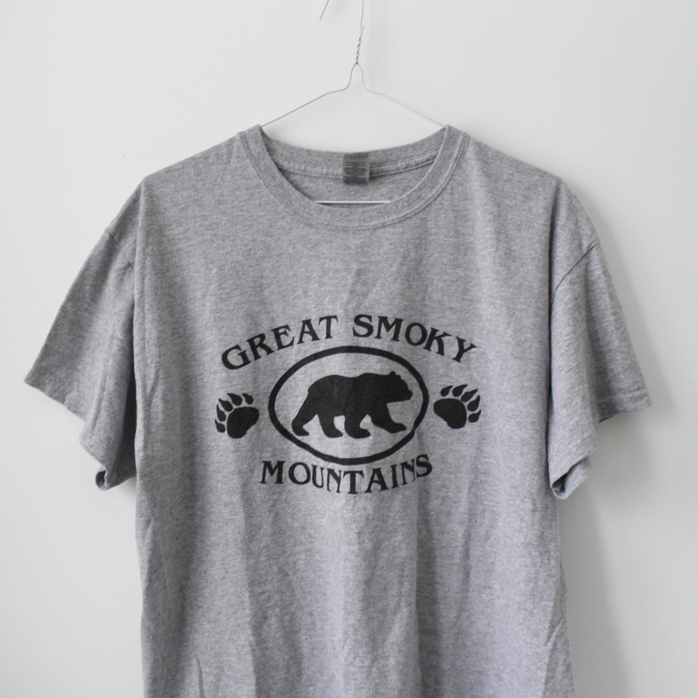"Great Smoky Mountains" bear track t-shirt